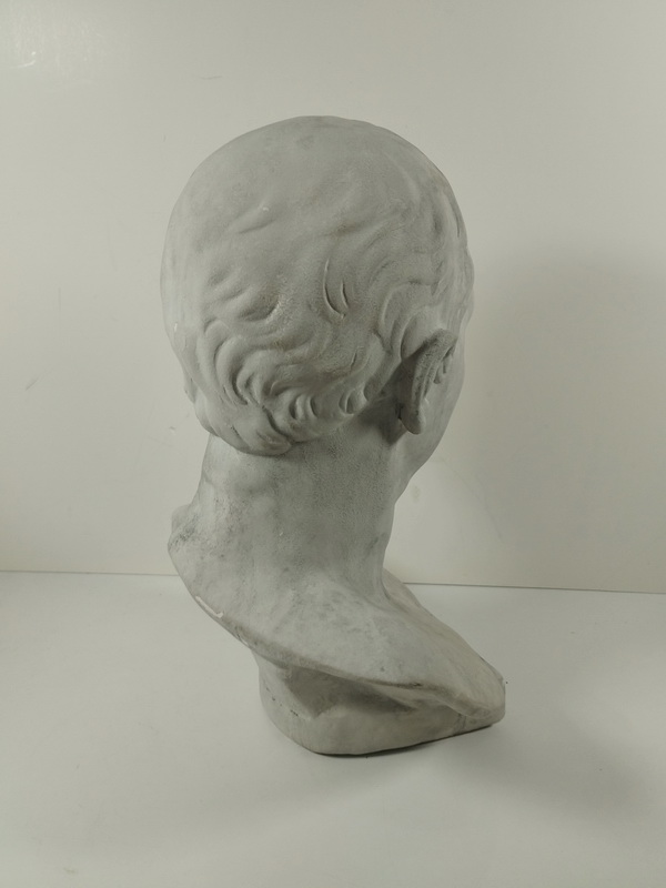 busto retrato hombre yeso 51x34x27 1u